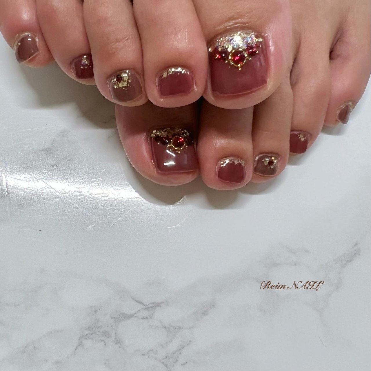 秋 冬 フット ビジュー ラメ Reimのネイルデザイン No ネイルブック