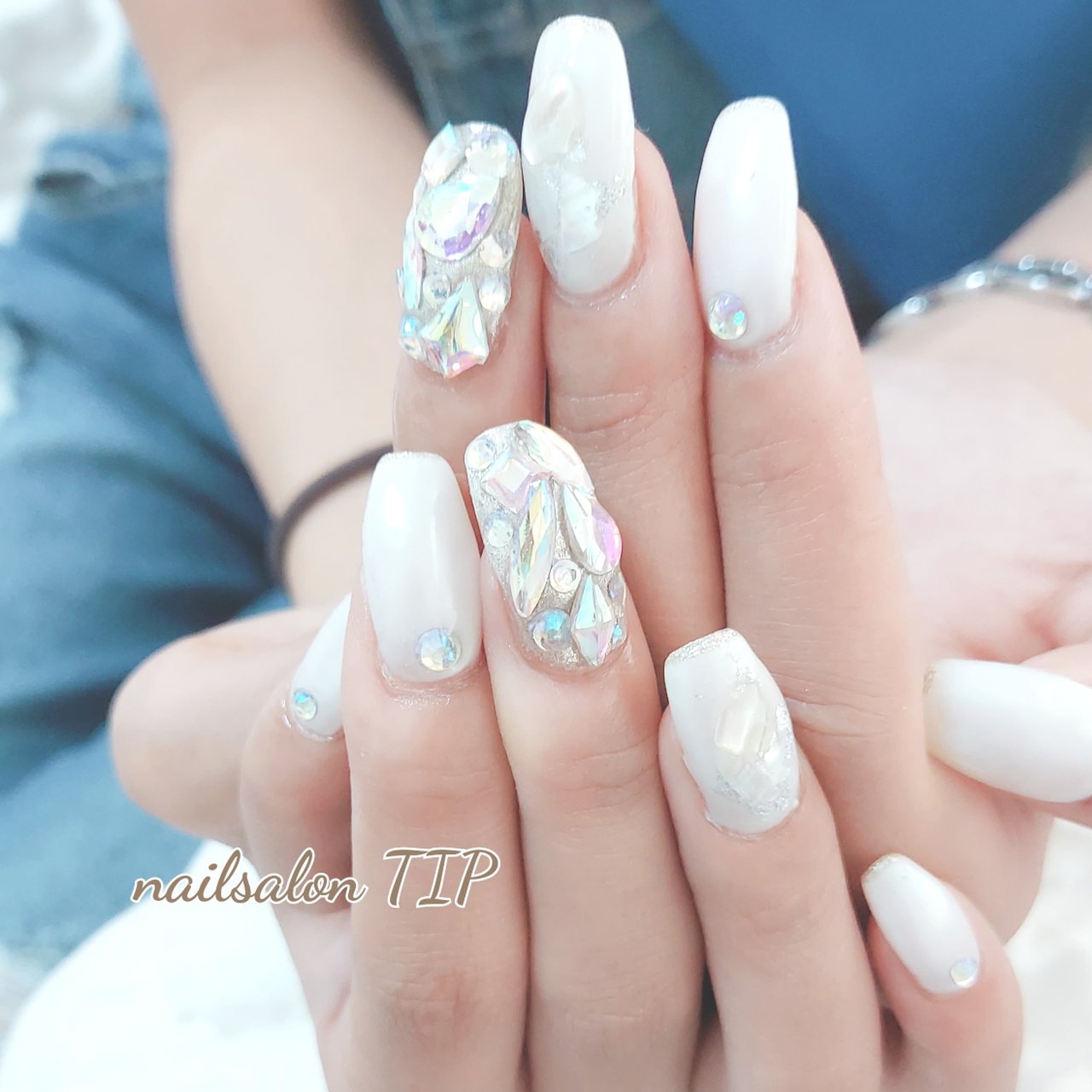 オールシーズン ハンド キラキラ ロング ホワイト Nailsalontipのネイルデザイン No ネイルブック