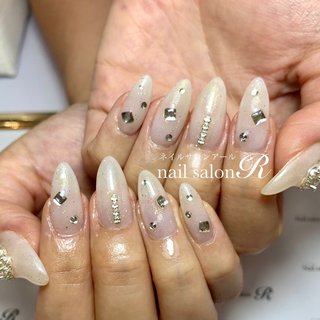 22年 新着順 ラメ 乳白色ネイルのネイルデザイン ネイルブック