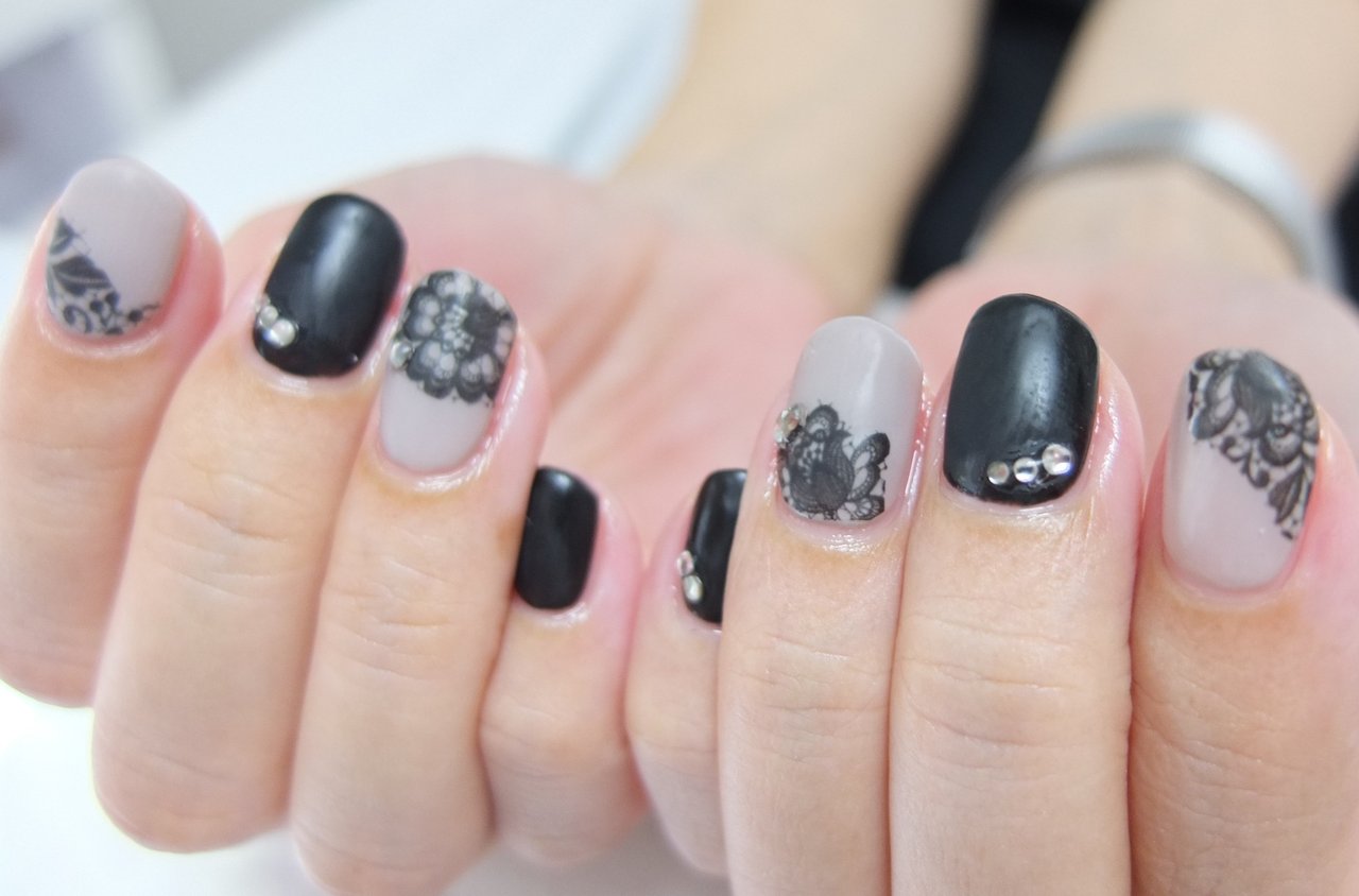 オールシーズン ハンド ミディアム ラウンド グレージュ 仙川ネイルサロンluana ルアナ のネイルデザイン No ネイルブック