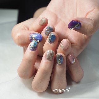 SnowManライブネイル✨💫 
オープニングのキラキラ🤩な衣装のイメージでとご希望🌟
キラキラなSnowManライブ
楽しまれますように💓✨🫰😆

ご来店ありがとうございました💐

#snowman担と繋がりたい #snowmanネイルネイルデザイン #snowmanネイル #snowman衣装ネイル #推しネイル #推し活グッズ #ジャニオタさんと繋がりたい #スノーマン担さんと繋がりたい #ライブネイル#コンサートネイル#ジャニーズ##手描きネイル #オリジナルネイルデザイン #推し #ネイルデザイン #beautiful
#おしゃれネイル#nailbook_fana #秋 #ライブ #デート #女子会 #ハンド #マグネット #megnail #ネイルブック