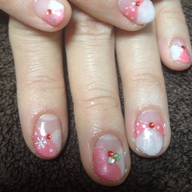 クリスマス ハンド 変形フレンチ ピンク ジェル 太田由美子のネイルデザイン No ネイルブック
