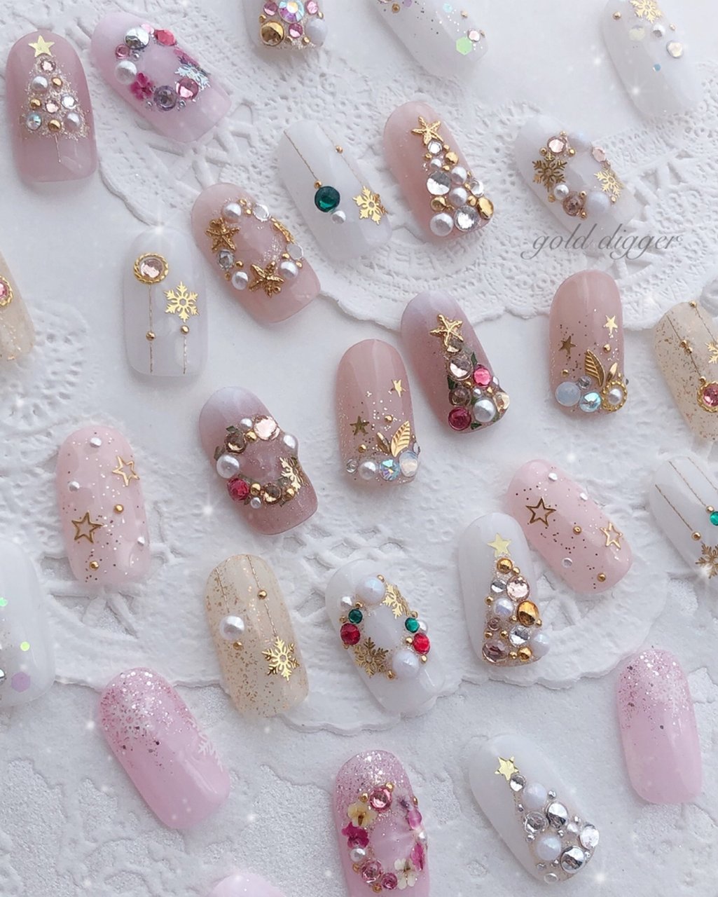 冬 クリスマス ハンド 雪の結晶 ホワイト Nail Salon Golddiggerのネイルデザイン No ネイルブック