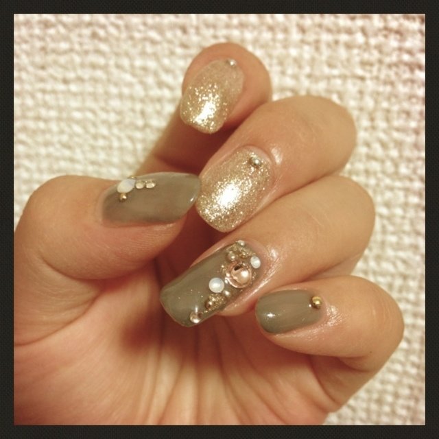 秋 ハンド ワンカラー グレー ジェル 2natsのネイルデザイン No ネイルブック