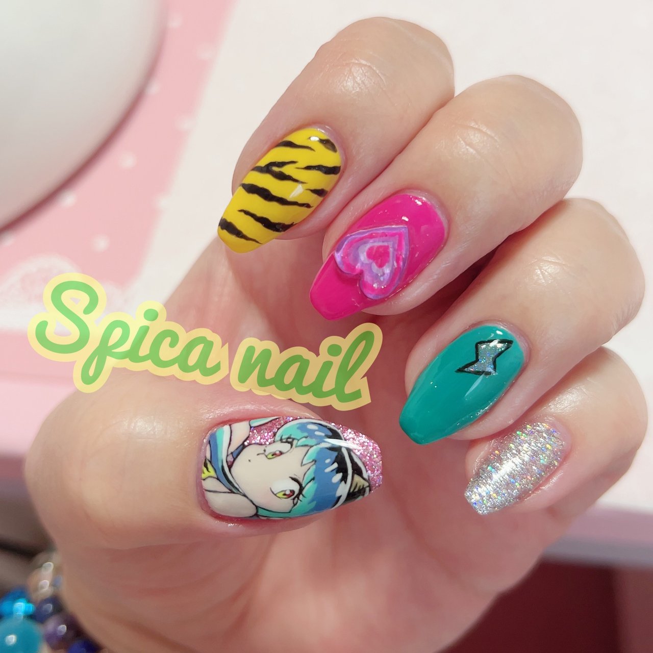ハンド/アニマル柄/痛ネイル/キラキラ/個性派 - Spica_nailのネイル