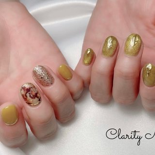 アートし放題持ち込みデザインアレンジ💅✨ 
#ジェルネイル#ネイル#nail#シンプル#持ち込みアート#天王寺#阿倍野#プライベートサロン#ネイルサロン#秋冬ネイル#秋ネイル#冬ネイル#水彩アート#アートし放題#定額デザイン#シンプル#ニュアンス#ニュアンスネイル#ちゅるんネイル#オフィスネイル#フィルイン一層残し#フィルイン#フットネイル#foot#hand#spring#summer#autumn#winter#privatesalon #秋 #冬 #オールシーズン #ハンド #ラメ #マグネット #イエロー #グリーン #ゴールド #ジェルネイル #お客様 #Clarity Nail #ネイルブック