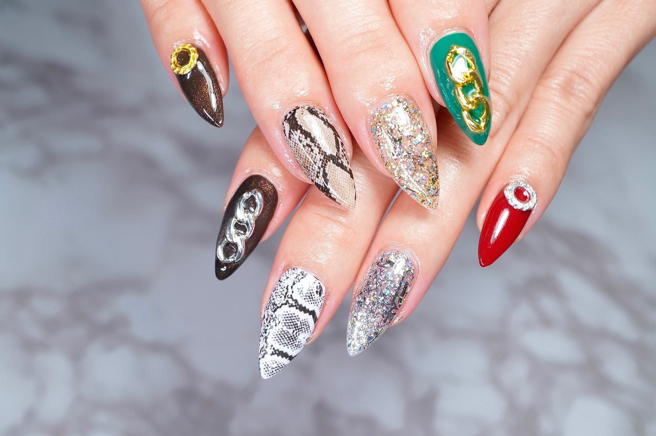 ネイルデザイン AIOT MA-1ver.BOA クッションカバー ハンド/ボルドー/お客様 - nailroom Koa みなみのネイルデザイン