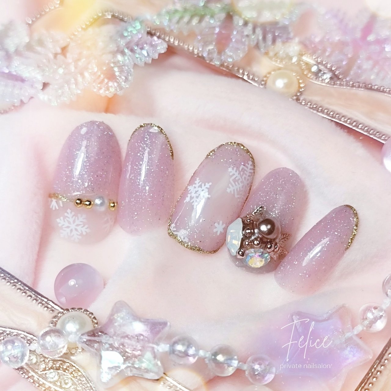 冬 お正月 クリスマス デート ハンド りえ 熊本光の森ﾌﾟﾗｲﾍﾞｰﾄﾈｲﾙｻﾛﾝ ﾌｪﾘｰﾁｪ のネイルデザイン No ネイルブック