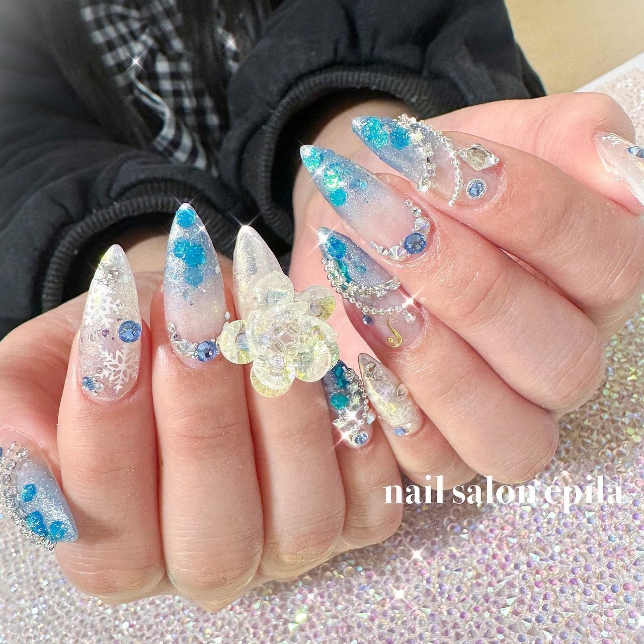 クリスマス フット シンプル ビジュー ワンホン 大阪南森町キラキラ派手ネイル専門店 Epila Nail のネイル デザイン No ネイルブック