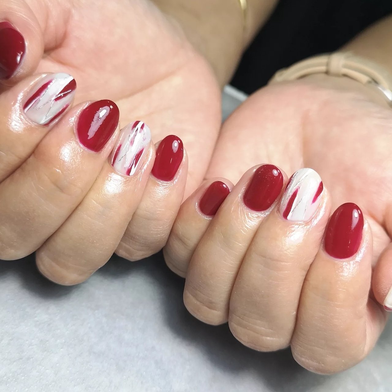 ハンド シンプル ホワイト ボルドー グレー Yuumiのネイルデザイン No ネイルブック