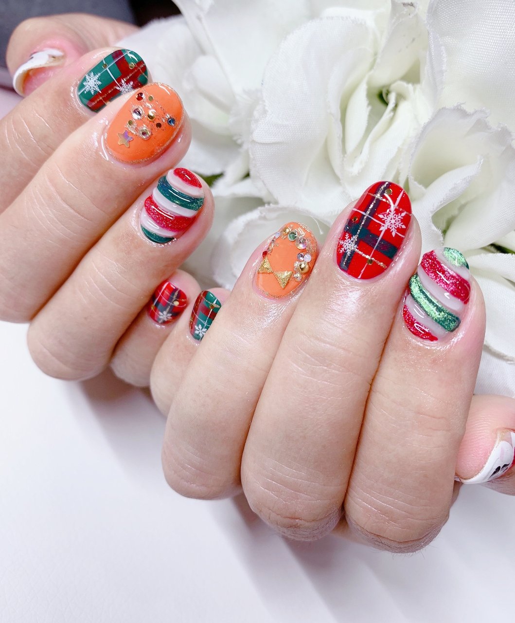 ハンド/チェック/雪の結晶/キラキラ/個性派 - あめちゃんのネイル