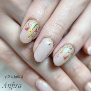 #水彩ネイル #小花ネイル 
#肌なじみネイル #アンティークネイル 

マット仕上げの小花ネイルは
水彩で描いた繊細なデザインです。

アンティークなテイストで
おしゃれなあなたならきっと
思わず選んじゃうデザイン😍

⁡
華やかだけど
派手すぎない。
品の良さが際立つ
そんなネイルがアンフィーサ風です
⁡
似合わせネイル
ネイルサロン　柏アンフィーサ
⁡
千葉県柏駅
駅近4分
⁡
#クリスマスネイル
#雪の結晶ネイル
#キラキラネイル
#フラワーネイル
#フラワーネイルデザイン
#冬ネイル
#柏結婚式
#大人かわいいネイル
#上品ネイル
#フラワーネイル手書き
#柏フィルイン
#似合わせネイル
#ネイルブック
#nailbook_fan
#成人式ネイルチップ
#花嫁準備
#2022冬婚
#成人式ネイルチップ
#前撮り
#フォトウェディング
#ブライダルネイル
#ブライダルネイルチップ
#ウェディングニュース
#早朝ネイル
#結婚式ネイル
#柏ネイル
#柏ネイルチップ
#柏ネイルサロン
#柏ネイルサロンアンフィーサ
#看護師
#薬剤師
#銀行員のネイル #冬 #お正月 #成人式 #ブライダル #ハンド #フラワー #アンティーク #マット #ミディアム #オーバル #ベージュ #ピンク #ゴールド #ジェルネイル #お客様 #アンフィーサ #ネイルブック