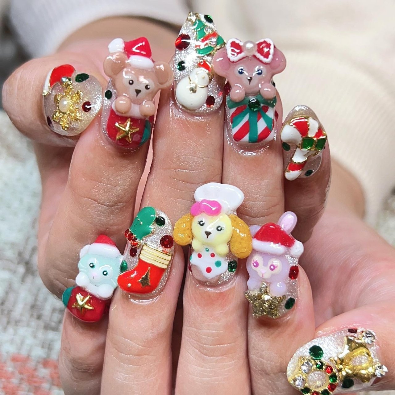 冬/クリスマス/ハンド/ビジュー/痛ネイル - Salon de Mirandaのネイル