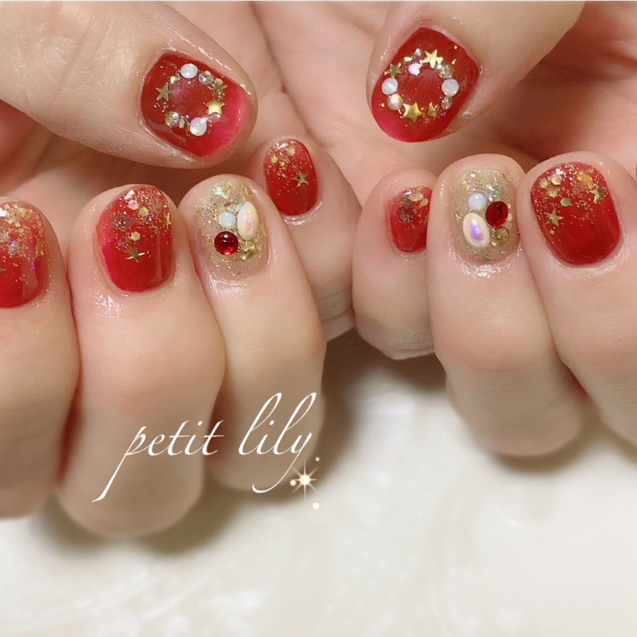クリスマス ハンド ショート ラウンド レッド Sayuriのネイルデザイン No ネイルブック