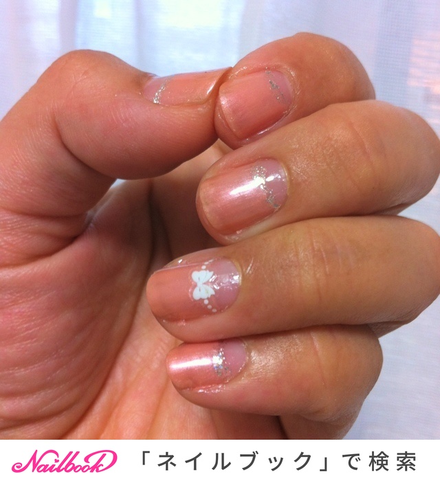 ハンド リボン ベージュ マニキュア セルフネイル Megumi Kobayashiのネイルデザイン No ネイルブック