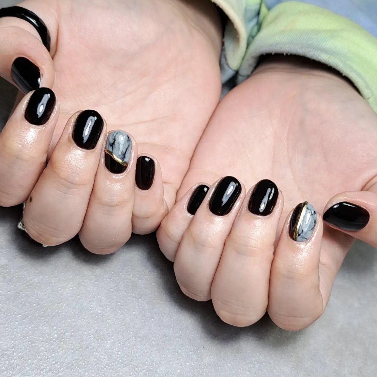 ハンド シンプル 大理石 グレー ブラック Yuumiのネイルデザイン No ネイルブック