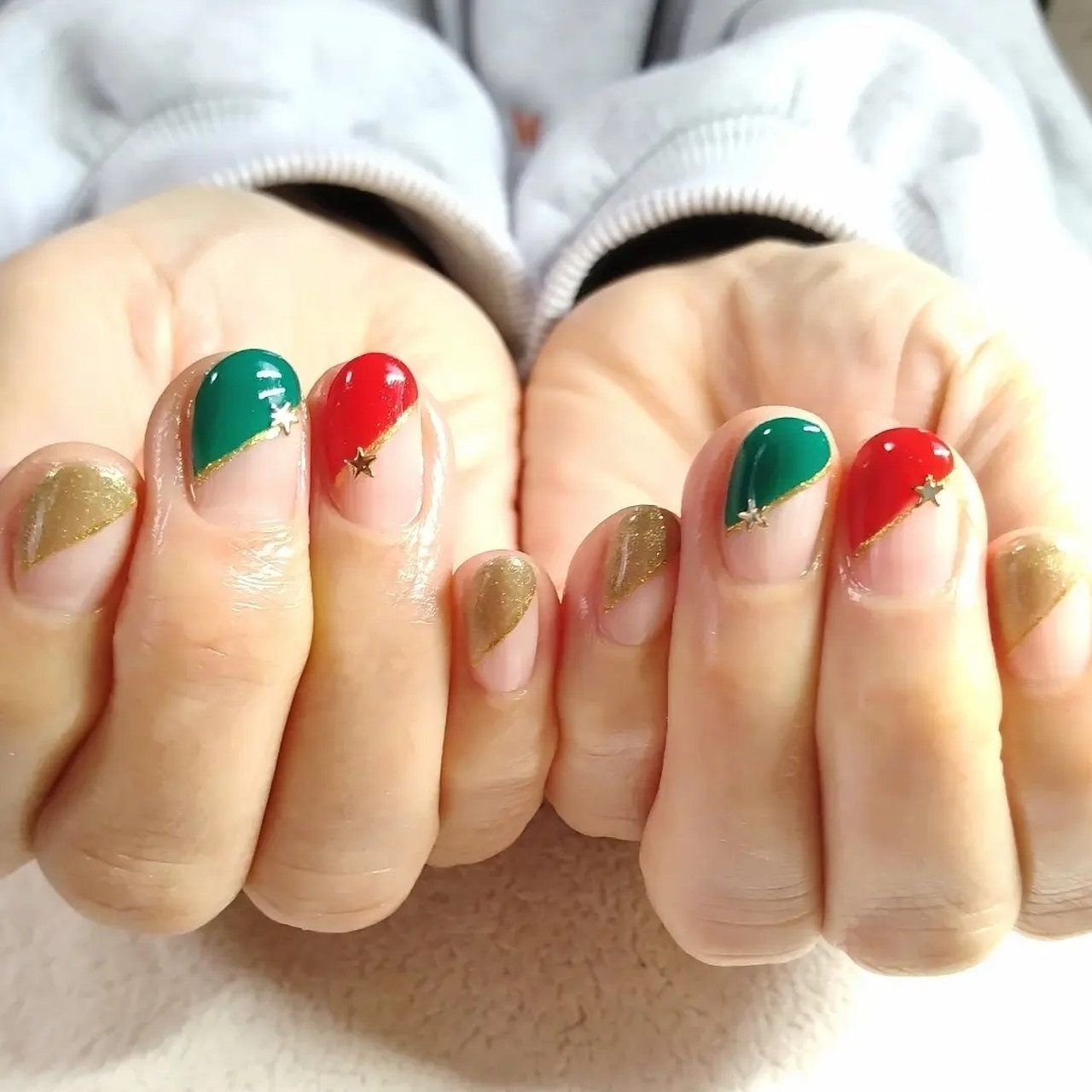 冬 クリスマス ハンド 変形フレンチ レッド 美 ひまわりのネイルデザイン No ネイルブック
