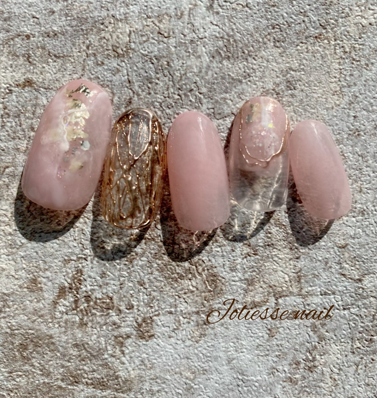 秋 冬 オールシーズン ハンド ラメ Joliesse Nail Eyelash Salonのネイルデザイン No ネイルブック