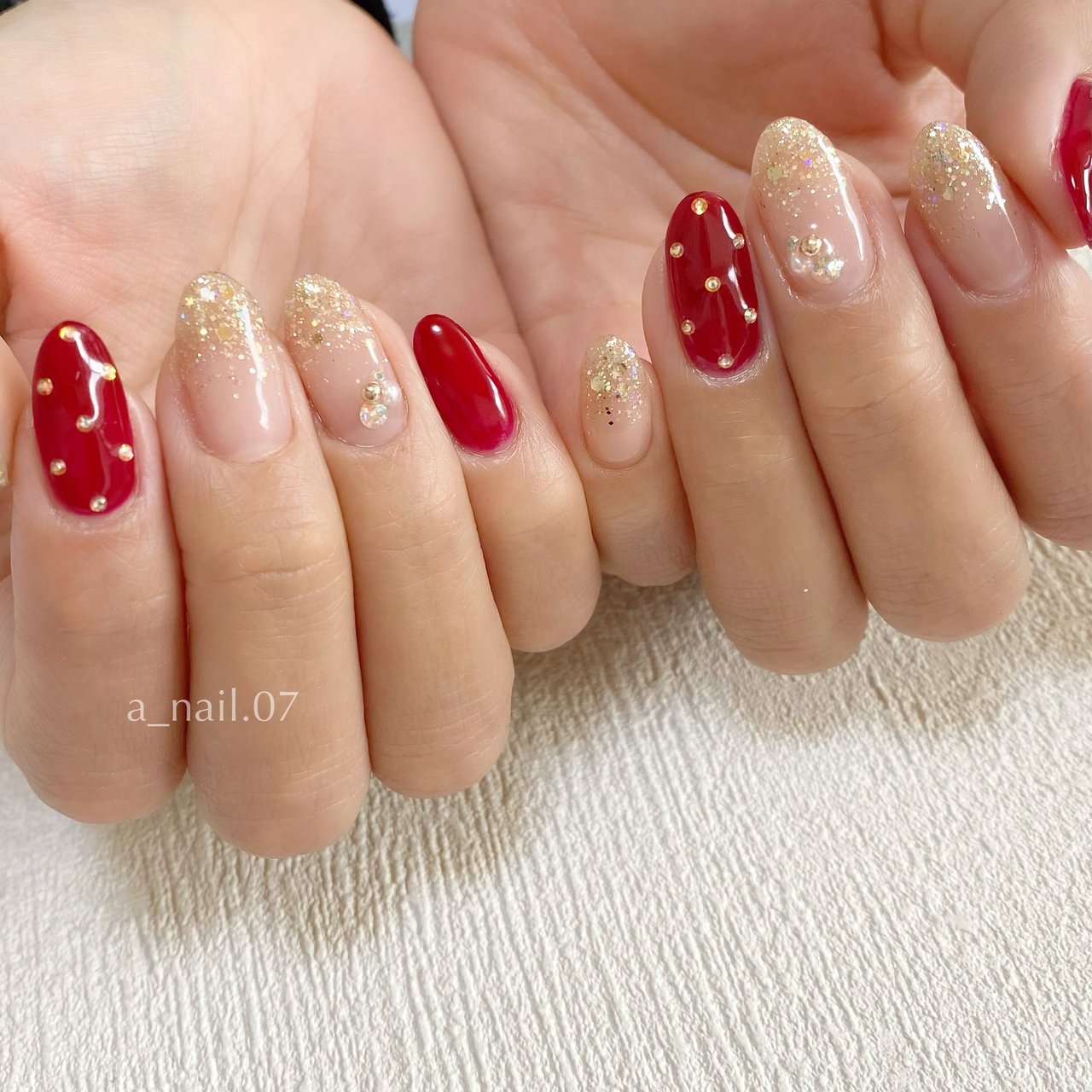 冬 オールシーズン ハンド グラデーション ビジュー Salon A Nailのネイルデザイン No ネイルブック