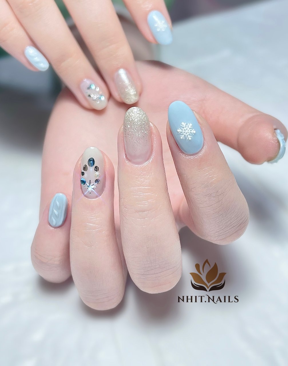 冬 クリスマス ホワイト 水色 お客様 Nhit Nailsのネイルデザイン No ネイルブック