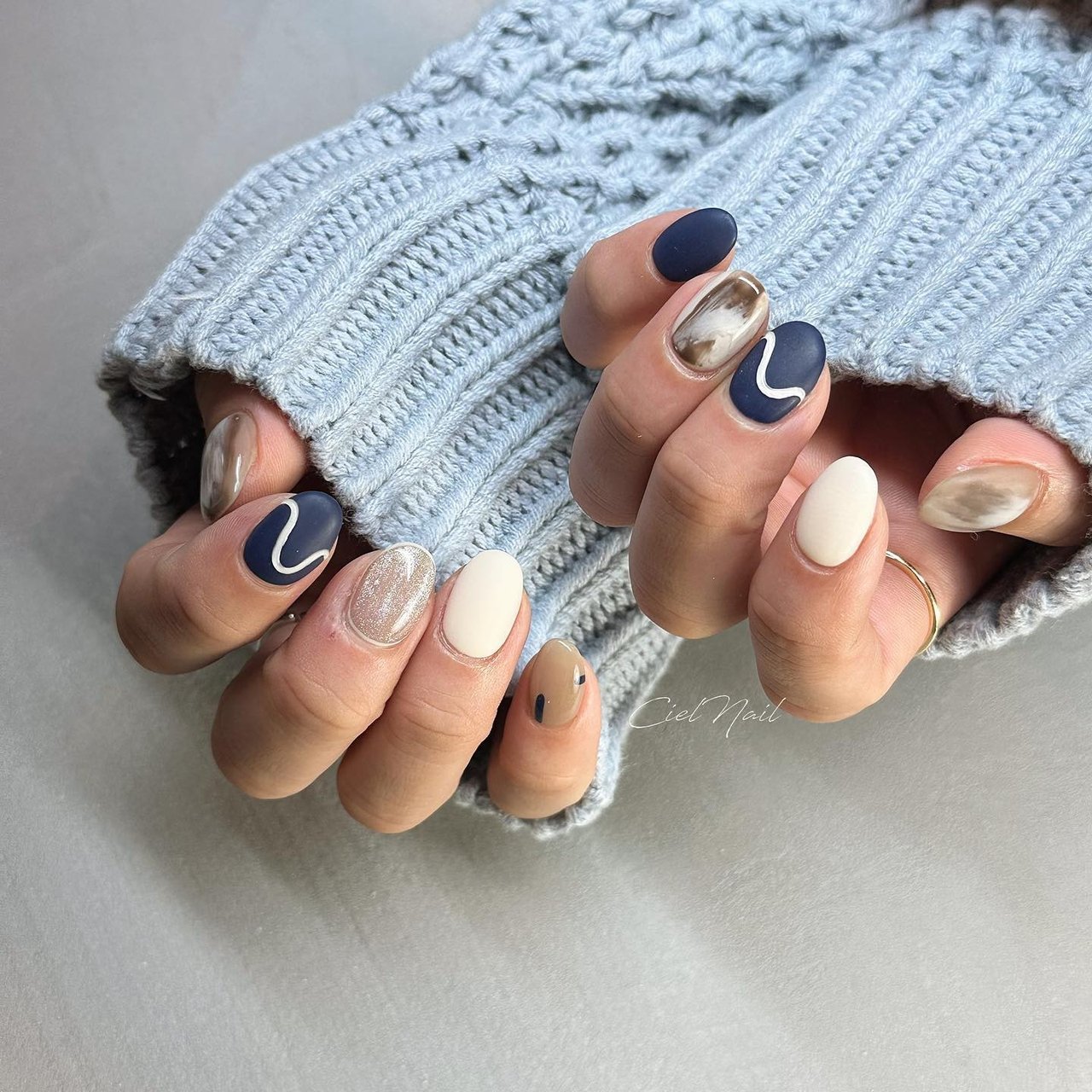 冬 ニュアンス マット ショート ベージュ Cielnail のネイルデザイン No ネイルブック