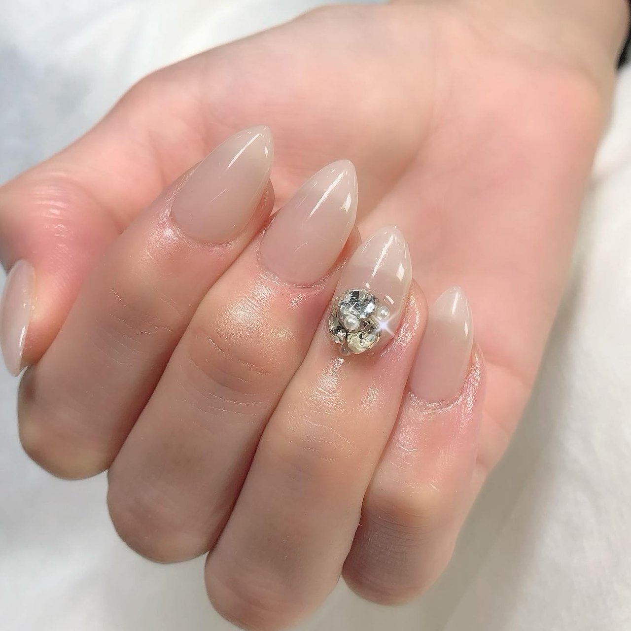 オールシーズン ハンド シンプル ビジュー ロング Ecn Nailのネイルデザイン No ネイルブック