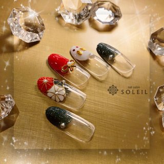 Swarovski Crystal Christmas Nails