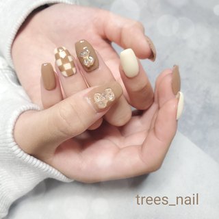 #クマネイル🐻 #ブラウンネイル#ミルク #チェックネイル #市松模様 #bear #milk#brownnail #squarenails #곰돌이네일 #오프화이트 #부라운#밀크 ✳️
#trees_nail #西向日ネイルか#向日市ネイル#京都ネイル#フィルインオフ #ベース一層残し#paragelあり
#ネイルブック掲載 #nailbook_fun
#네일아트 #네일스타그램 #네일디자인 #trees_nail #ネイルブック