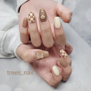 #クマネイル🐻 #ブラウンネイル#ミルク #チェックネイル #市松模様 #bear #milk#brownnail #squarenails #곰돌이네일 #오프화이트 #부라운#밀크 ✳️
#trees_nail #西向日ネイルか#向日市ネイル#京都ネイル#フィルインオフ #ベース一層残し#paragelあり
#ネイルブック掲載 #nailbook_fun
#네일아트 #네일스타그램 #네일디자인 #trees_nail #ネイルブック