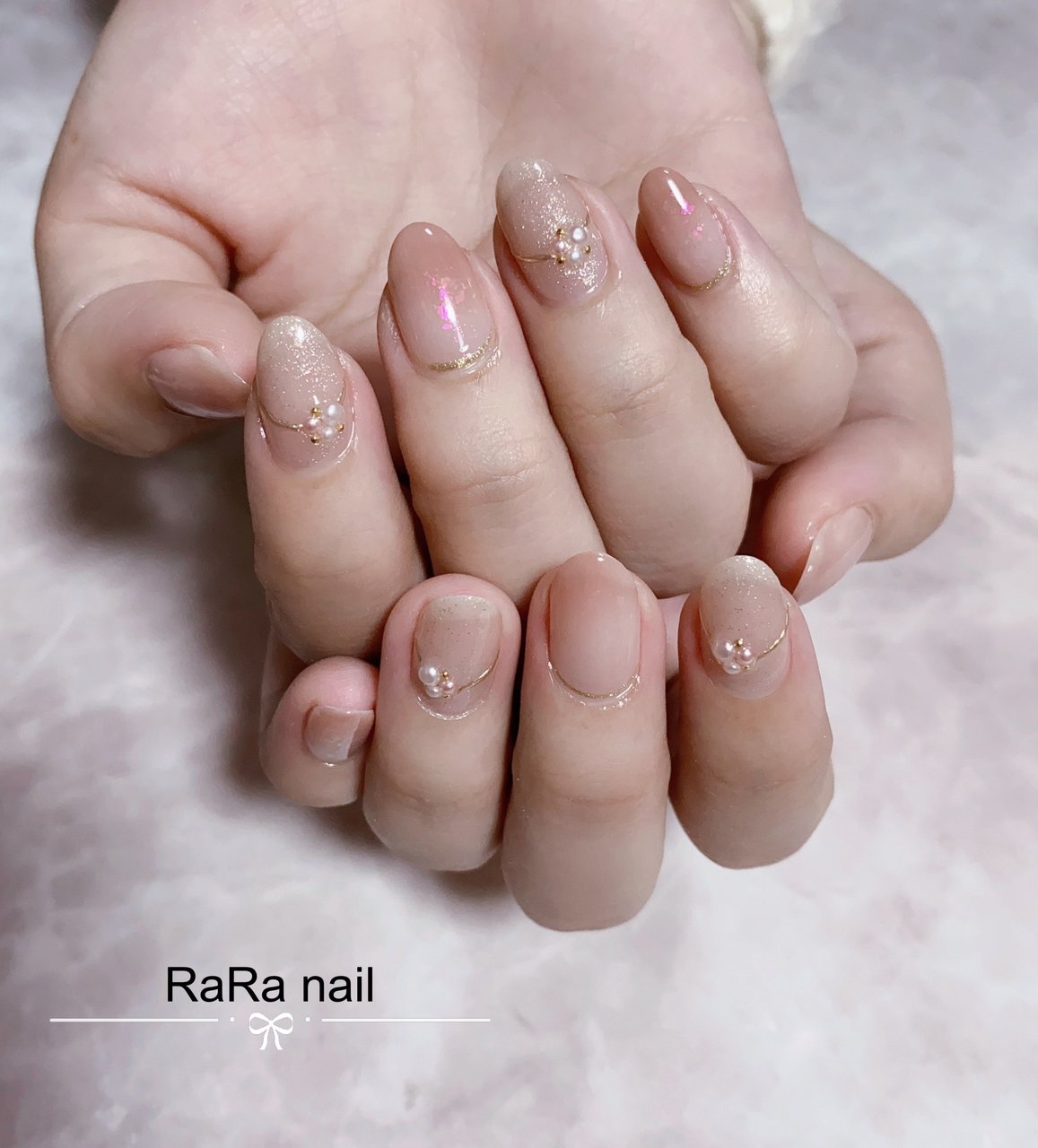 オールシーズン ハンド シンプル ニュアンス キラキラ Rara Nailのネイルデザイン No ネイルブック