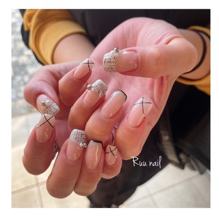 ツイード♡ シルバーと合わせてカジュアルにも🫢❤️ #冬 #お正月 #成人式 #入学式 #ハンド #ラメ #キルティング #キラキラ #個性派 #韓国 #スクエアオフ #ホワイト #ベージュ #ブラック #ジェルネイル #ruunail0803 #ネイルブック