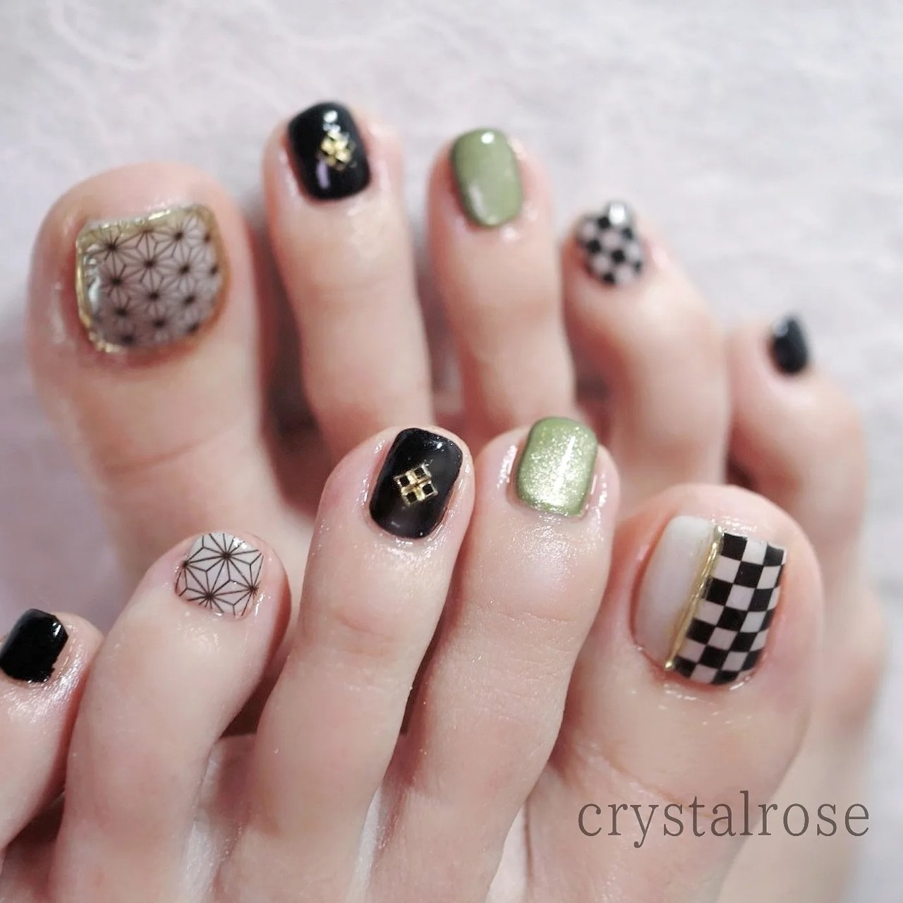 お正月 成人式 卒業式 入学式 フット クリスタルローズのネイルデザイン No ネイルブック