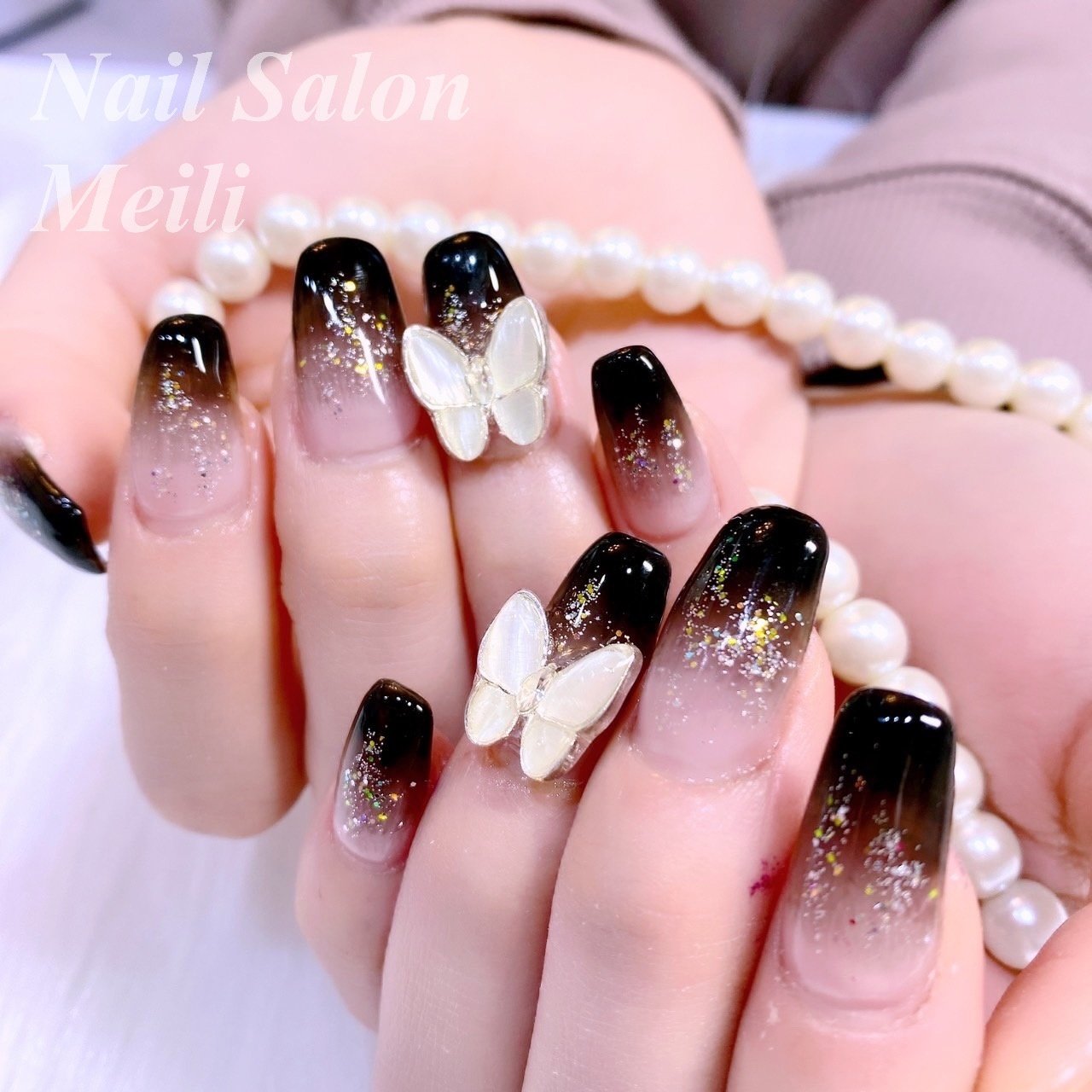 オールシーズン ハンド ミディアム ブラック ゴールド Nail Salon Meili 大宮駅西口のネイルデザイン No ネイル ブック