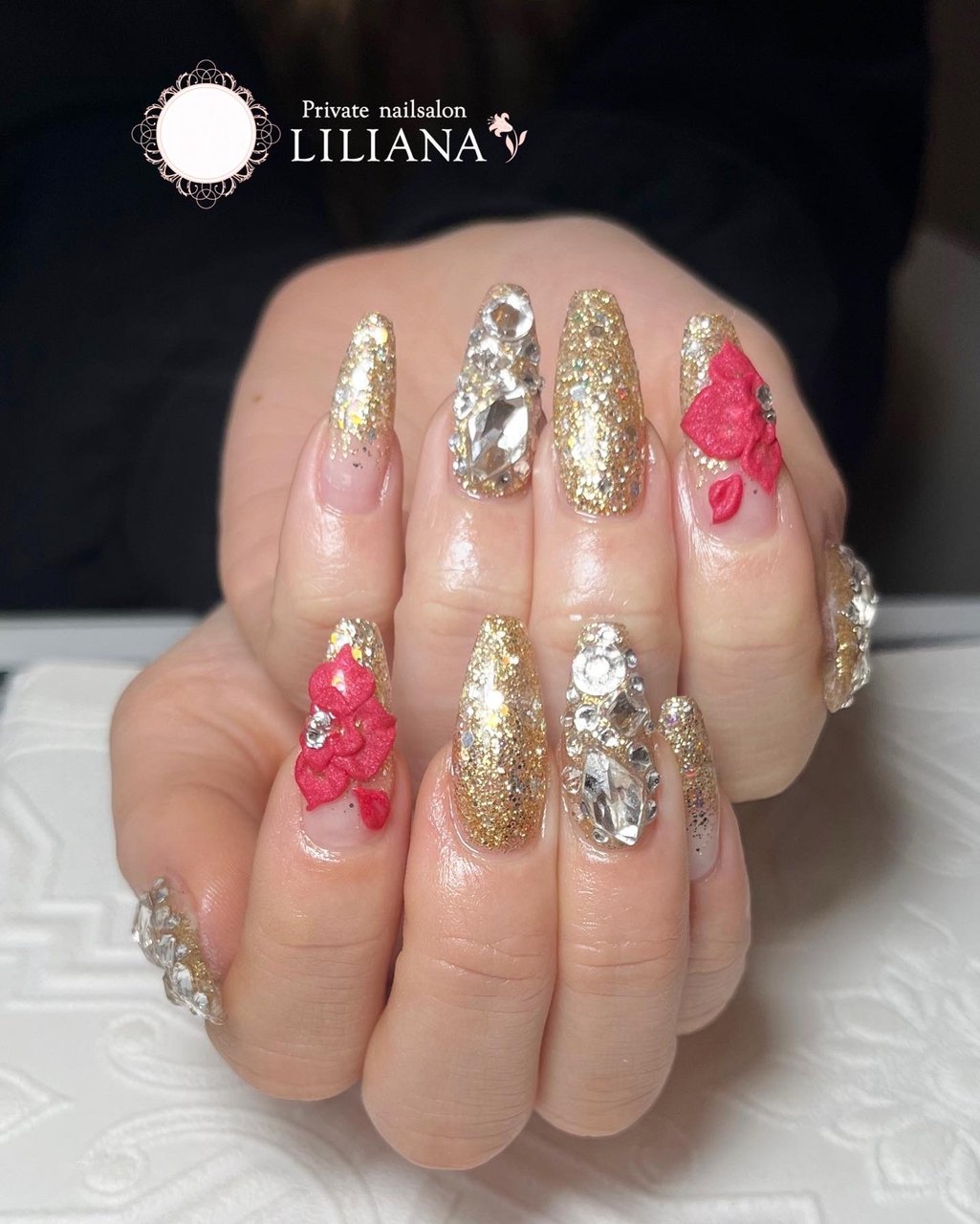 成人式 ハンド ビジュー ラメ フラワー Private Nailsalon Lilianaのネイルデザイン No ネイルブック