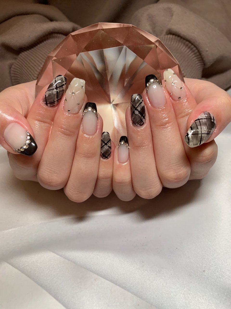 チェック/キラキラ/シアー/ワンホン/ロング - Nail Coco.のネイル