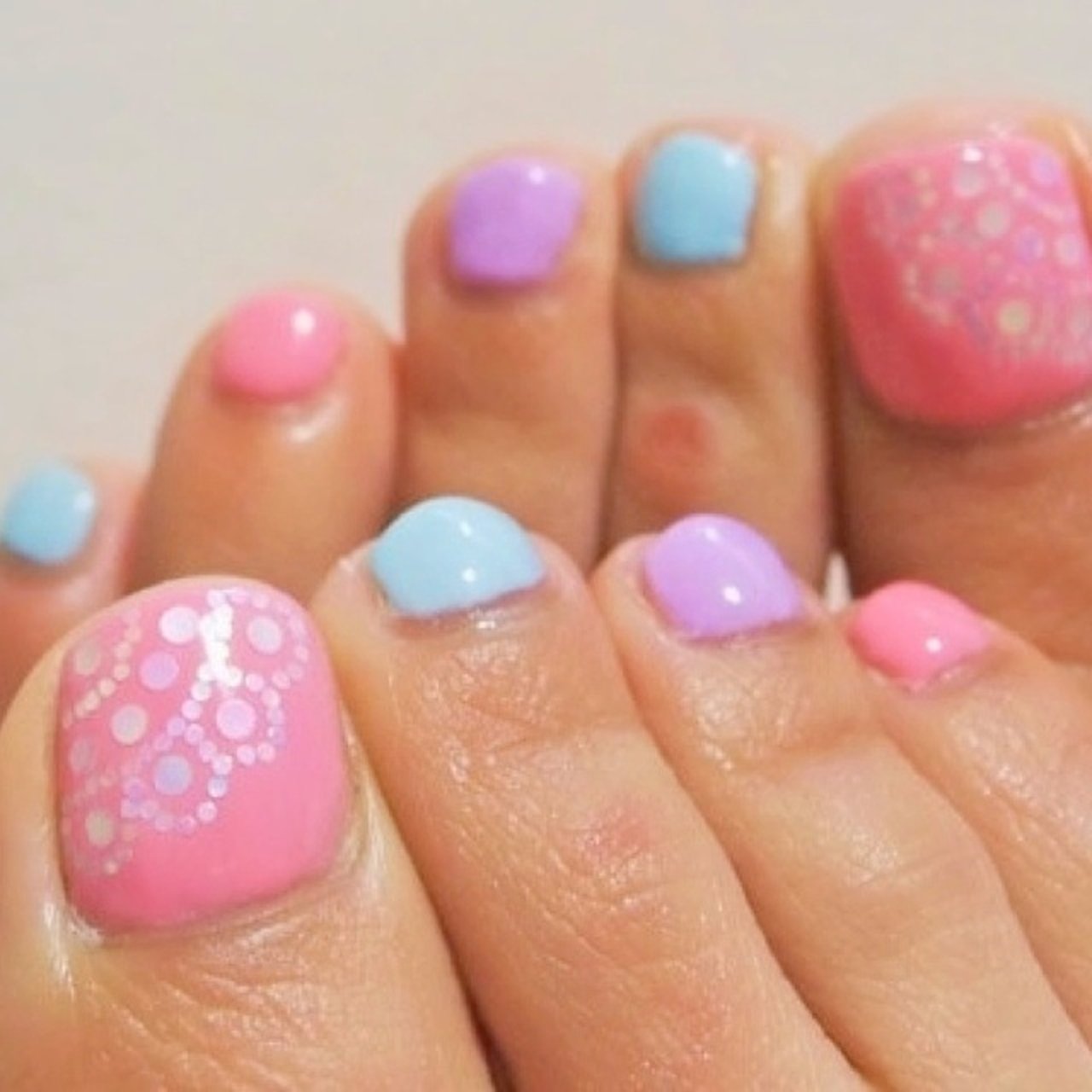 春 フット ホログラム パステル セルフネイル Gracenailのネイルデザイン No ネイルブック