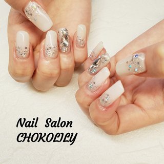 【デザインネイル】 
シアーカラーと根元ラメにストーン✨
キラッキラでゴージャス❇️


Nail Salon CHOKOLILY
(ネイルサロン　チョコリリ)
営業時間◆月曜・火曜・水曜・木曜・土曜
                ◆AM10:00~PM:18:00

◆◇ご予約◇◆
DM/TEL/LINE(ID→super-haru)
ネイルブック↓↓
https://nailbook.jp/nail-salon/30997/

コロナ感染予防対策中‼️

#横浜市ネイルサロン 
#瀬谷区ネイルサロン 
#大和市ネイルサロン 
#町田市ネイルサロン
#ホームサロン
#ハンドネイル 
#フットネイル 
#ハンドスパ 
#フットスパ 
#根元ラメ 
#ラメグラデーション⁡ 
#シアーカラーネイル 
#ストーンちりばめネイル 
#大人可愛いネイルデザイン
#大人上品ネイルデザイン #オールシーズン #パーティー #ハンド #ラメ #キラキラ #シアー #ロング #スクエアオフ #ホワイト #シルバー #ジェルネイル #お客様 #Nail Salon CHOKOLILY #ネイルブック