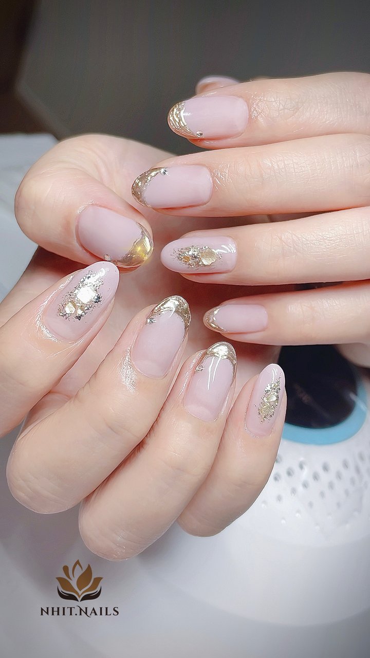 夏 オールシーズン フレンチ ミラー グレージュ Nhit Nailsのネイルデザイン No ネイルブック