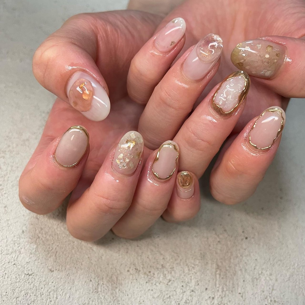 ニュアンス/オーロラ/ぷっくり/キラキラ/ホワイト - MIWAのネイル