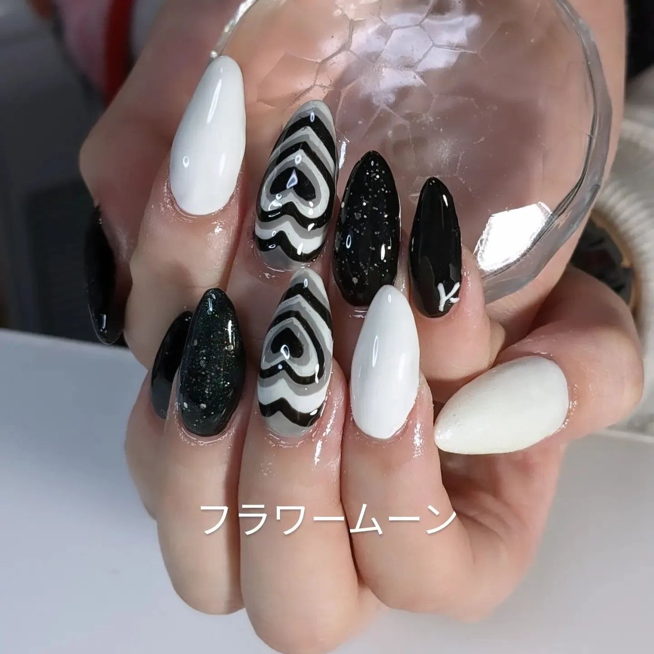 ラメ/ハート/ホワイト/ブラック - flowermoon_emiのネイル