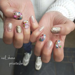 卒業卒園シーズン🌸 .
.
.
ポップな埋め尽くし
両手からおめでとうが溢れてる❣️

卒園おめでとう㊗️❤️
.
.
.
ご予約はプロフィール画面のURL NAILBOOK［ネイルブック］から簡単にネット予約できます。

#おうちネイルOHANA　
#定額ネイルサロン
#子連れOK
#駐車場あり🚙
#プライベートサロン
#京都ネイルサロン
#右京区自宅ネイルサロン
#ニュアンスネイル
#大人可愛いネイル
#トレンドネイル
#おしゃれネイル
#春ネイル2023
#おしゃれさん
#埋め尽くしネイル 
#キラキラネイル
#おめでとうネイル
#卒園式ネイル
#入学式ネイル
#卒園式ママネイル
#入学式ママネイル #卒業式 #入学式 #ハンド #ニュアンス #キラキラ #ショート #ゴールド #カラフル #ジェルネイル #お客様 #おうち♡ネイルohana #ネイルブック