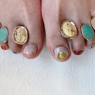  #春 #夏 #オールシーズン #卒業式 #フット #ニュアンス #押し花 #ショート #スクエア #ホワイト #レッド #イエロー #ジェルネイル #お客様 #nail kind #ネイルブック