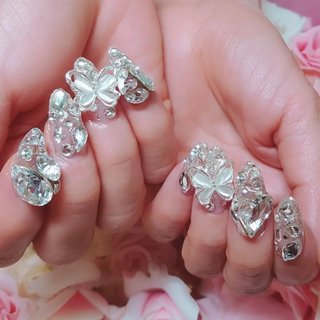 ちょうちょ⋆͛🦋⋆͛ 
newパーツ使わせて頂きました💓
きらきらでカワイイ.*･ﾟ　.ﾟ･*.💖

・
💎
#nailsalonmnail
・
💎
#バタフライネイル #ちょうちょネイル
#網走 #網走市 #網走ネイル#網走自宅ネイルサロン #網走ネイルサロン #網走市ネイルサロン #春 #夏 #オールシーズン #ハンド #ビジュー #キラキラ #ロング #ポイント #シルバー #ジェルネイル #Mnail #ネイルブック