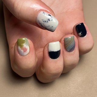 水墨画のような、ニュアンスアート💫 
#nailartist#naildesign#nailart#名古屋ネイリスト#名古屋ネイルサロン#名古屋ネイル#上前津ネイルサロン#上前津ネイル#アートネイル#ネイルデザイン#プライベートネイルサロン#絵画ネイル#絵画アート#名古屋絵画アート#手書きネイル#手描きネイル#手書きネイルアート#パラジェル#パラジェル導入サロン#ネイルチップ#オーダーチップネイル#個性派ネイル#ニュアンスネイル#nuancenail#ショートネイル#大人ネイル#水墨画アート #オールシーズン #旅行 #ハンド #ニュアンス #和柄 #ショート #スクエア #ホワイト #ネイビー #ジェルネイル #お客様 #RIKA #ネイルブック