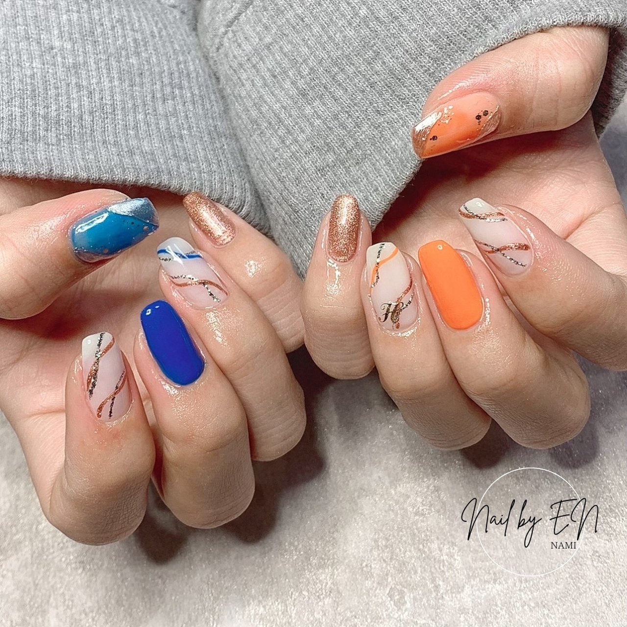 春/夏/ハンド/オレンジ/ブルー - Nail by EN.namiのネイルデザイン[No 