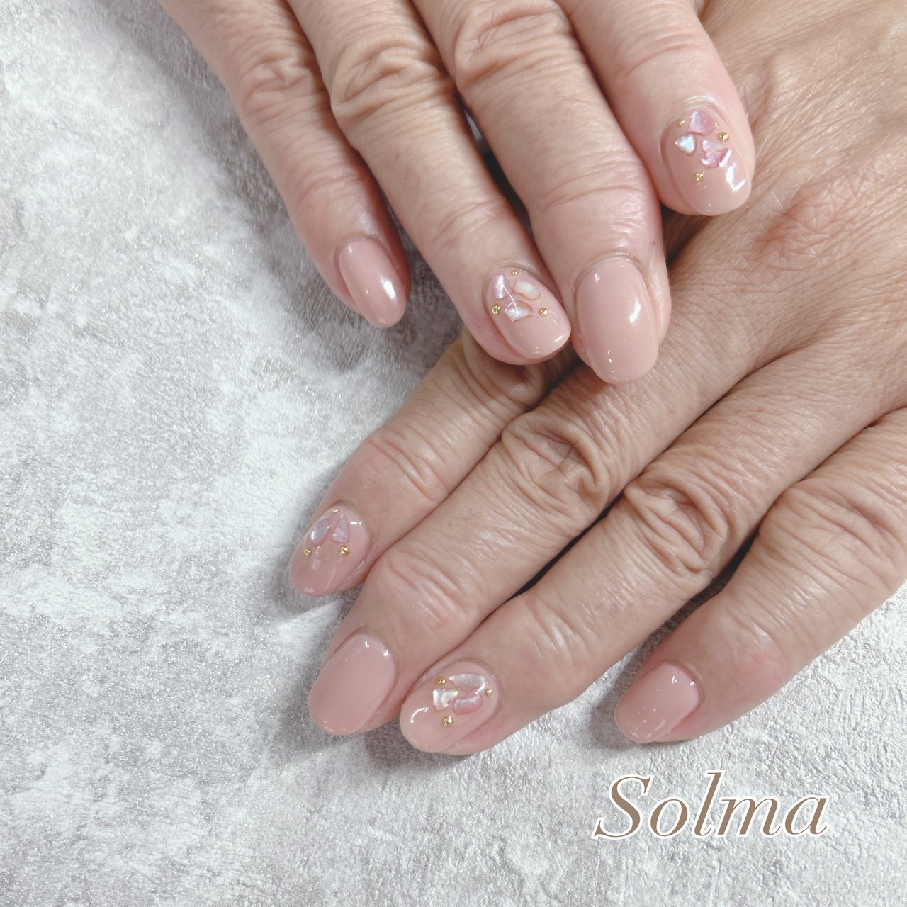 ネイルンページ オールシーズン/ハンド/シェル/ベージュ/ジェルネイル - Namiのネイル