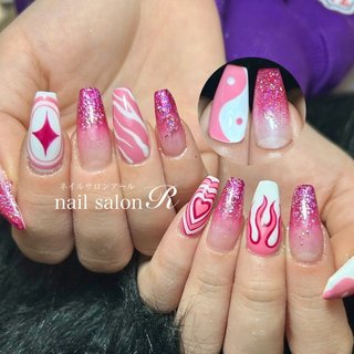 ピンク×ホワイト個性派アートネイル🫶💖 ご来店ありがとうございました😊✨

初回ストーンつけ放題✨
初回他店オフ無料✨
ハンドジェル¥4000〜
スカルプチュア¥7000〜
フットジェル¥4000〜

ご予約、お問い合わせ、ご質問はDM、LINEよりお待ちしております☺️
nail salon Ｒ　ネイルサロンアール
LINE:@703hxxsb
Instagram:@nailsalonr 9
住所:岐阜県大垣市築捨町3-69
営業時間:9:00〜18:00
定休日なし
スタッフ4人、4席あり
駐車場4台分あります🚘
クレジット、QR決算OK💰
お子様ご来店OK👶
フィルイン導入店💅
持ちが悪い方や、爪が薄い方や、爪が弱い方は是非ご来店ください✨
映画、アニメ、ドラマ、YouTube見放題📺


#💅#ネイル #ネイルデザイン #デザインネイル #ジェルネイル #スクエアネイル #ロングネイル #ピンクネイル #ホワイトネイル #グラデーション #手書きアート #個性派 #シンプルネイル #ハンドネイル #3月ネイル #4月ネイル #艶ネイル #おしゃれネイル #大垣 #大垣ネイル #大垣ネイルサロン #岐阜ネイルサロン#ネイルサロンR #ネイル好きな人と繋がりたい #nail#naildesign#nailbook_fan#nailsalonR #オールシーズン #旅行 #リゾート #女子会 #ハンド #グラデーション #ラメ #ハートビーム #個性派 #絵画 #ロング #スクエア #ホワイト #ピンク #ジェルネイル #お客様 #nailsalon R 【ネイルサロンアール】 #ネイルブック