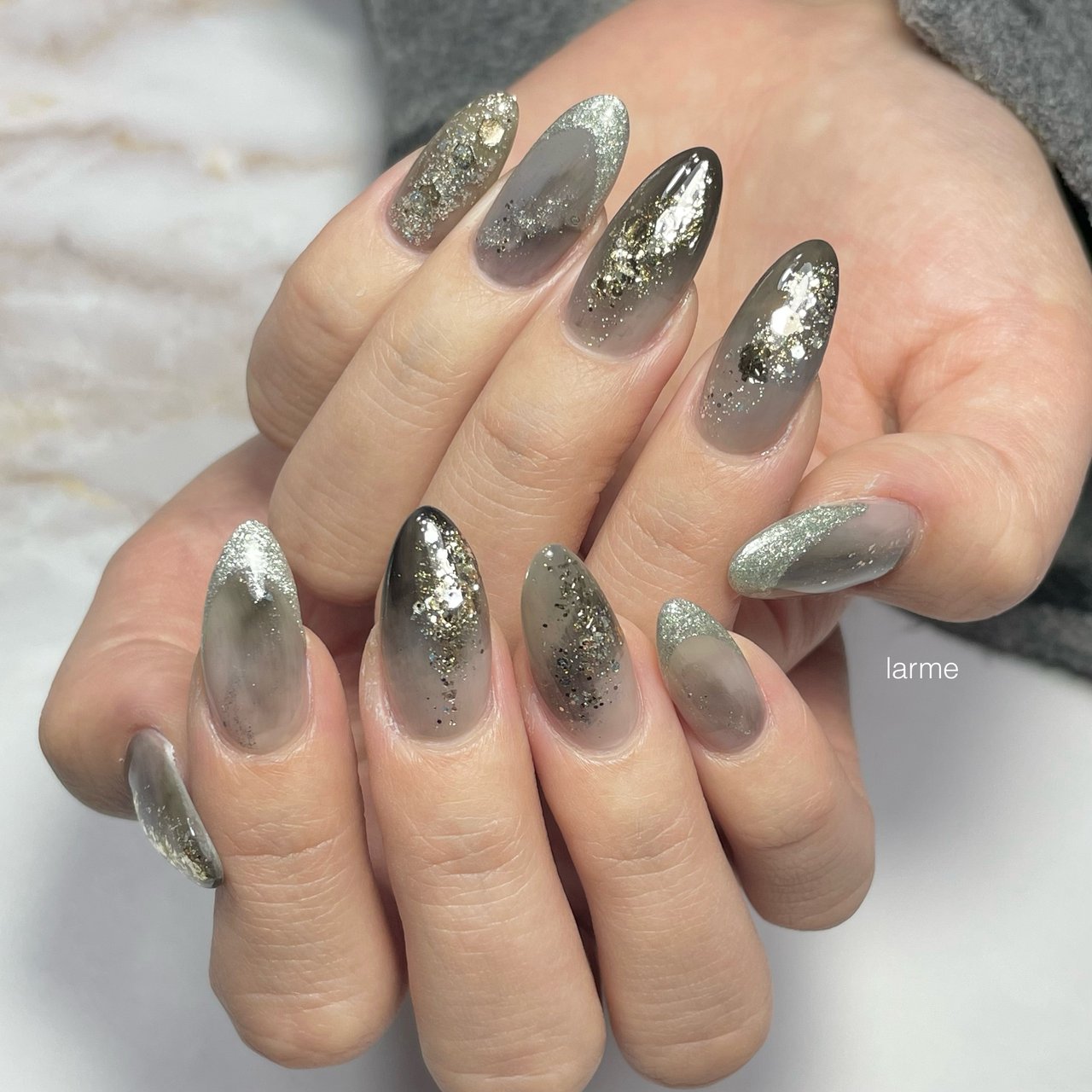 ハンド/グレー/ブラック/シルバー - nailroomLARMEのネイルデザイン[No