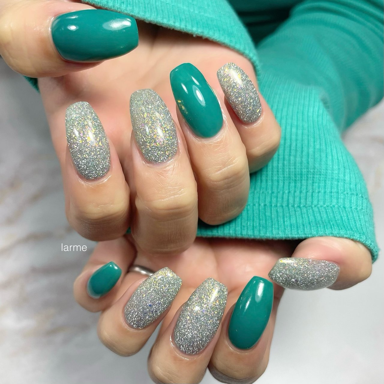 ハンド/グリーン - nailroomLARMEのネイルデザイン[No.8055891
