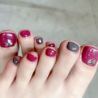 #フットネイルデザイン #ホワイトフレンチネイル　#nailbook_fan #春色 #セルフホワイトニング#ネイルブック推奨店 #ネイルブック掲載店 #ネイル東川口#オフィスニュアンスネイル #ニュアンスネイル #ブライダルネイル #埼玉 #東川口 #東川口ネイルサロン #東川口 ネイル #春 #プライベートネイルサロン #個性派ネイル #シンプルネイル #オフィスネイル #女子力 #OLネイル #上品ネイル#ネイル #ネイリスト #itona #イトナネイル #itonaネイル　#ラベンダーネイル 
itona nail イトナネイル💅🏻💜
🅿️無料駐車場あり🅿️
OPEN 10:00〜 /CLOSE 21:00 （最終受付19時）
定休日 毎週月曜日、火曜日
 ↓ご予約はコチラ↓
TEL 0482020204
Instagram内DMでも予約可能です。 ＊ご予約の変更、キャンセルは予約日前日18時までお受けいたします。
当日キャンセルに関しましては、キャンセル料3,000円をお預かりしております。
＊ご変更があまりにも多いお客様に関しましては、ご予約をお断りさせていただく場合がございます。
＊ご予約時間丁度のご来店をお願いしております。
お待たせしてしまう場合がございますので、お手数ですが早めに着きそうな場合はご連絡を必ずお願い致します。 #夏 #梅雨 #海 #オフィス #フット #シンプル #ニュアンス #キラキラ #韓国 #ショート #スクエア #ボルドー #グレージュ #シルバー #ジェルネイル #お客様 #itonanail東川口 #ネイルブック